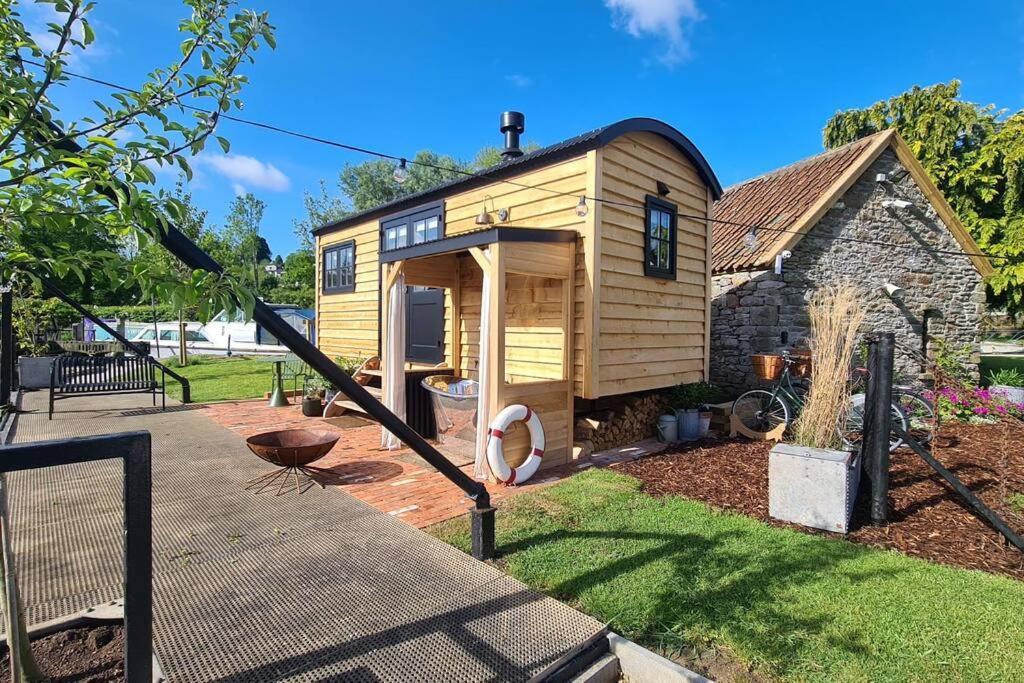 Ferienwohnung Island Hut - Outdoor Bath Tub, Firepit And Water Equipment Saltford Exterior foto